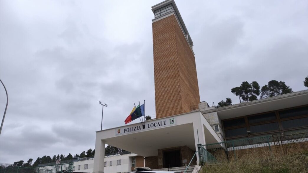 L27Attivitc3A0 Della Polizia Local