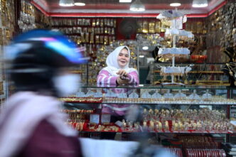 L27Economia Indonesiana Supera