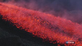 L27Etna3A Il Vulcano Tra Fuoco E