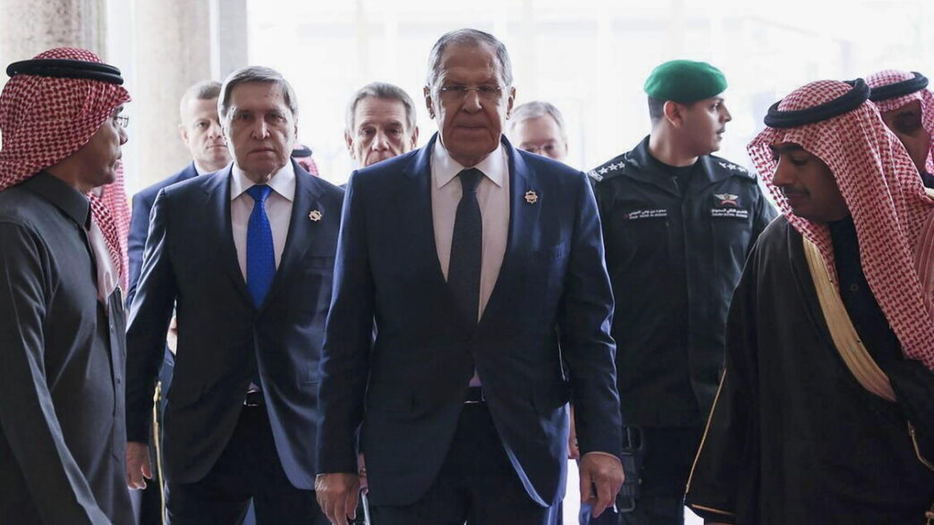 La Russia Boccia Le Forze Nato