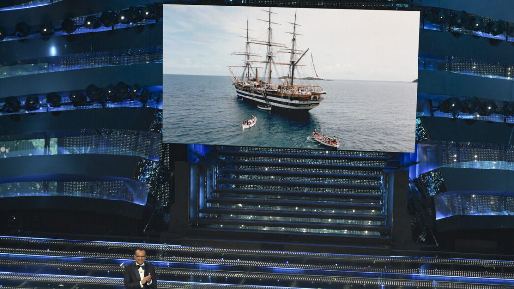 La Nave Amerigo Vespucci E Il