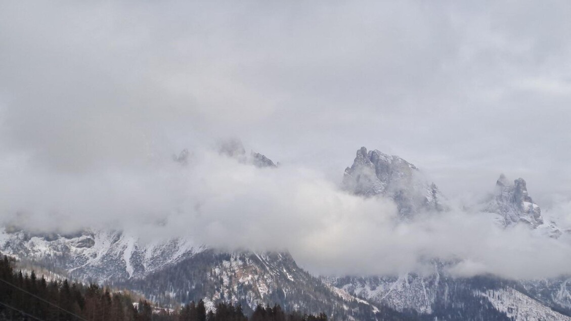 La Neve Avvolge Le Dolomiti3A I