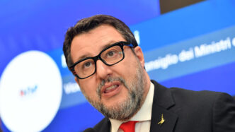 La Polemica Sulla Diffusione D