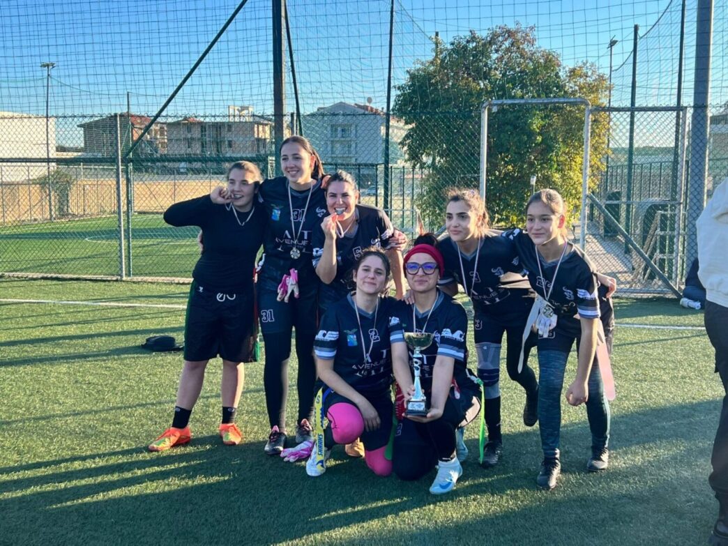 Le Queen Bees Latina Pronte Pe