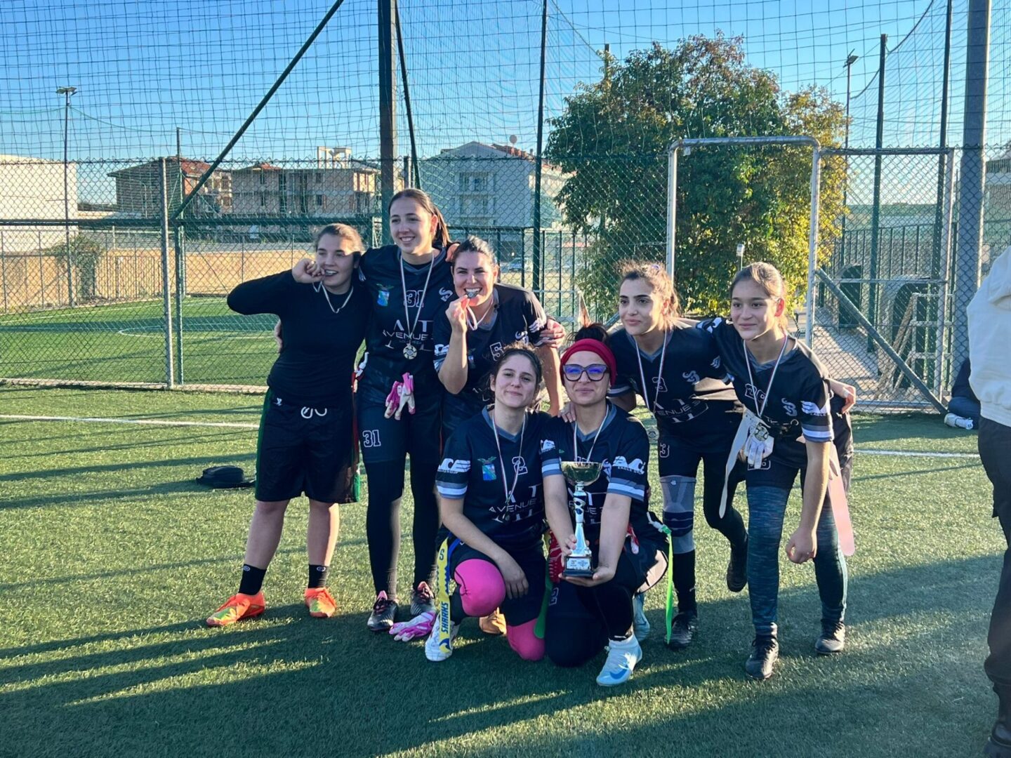 Le Queen Bees Latina Pronte Pe