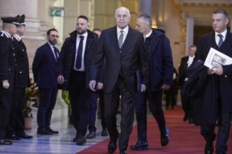 Le Opposizioni Chiedono Chiari