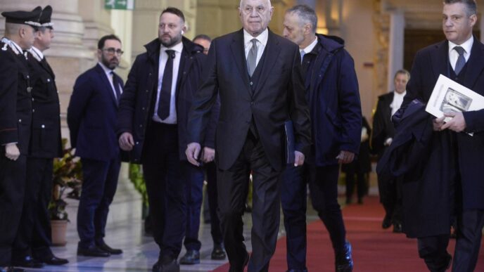 Le Opposizioni Chiedono Chiari