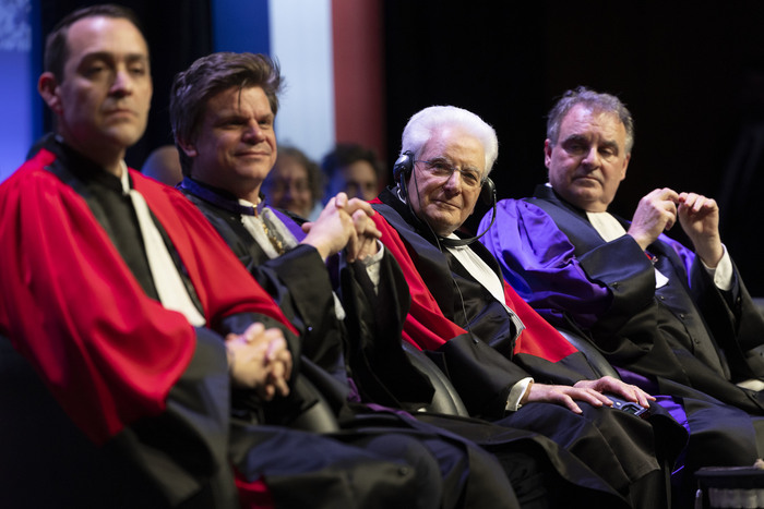 Mattarella Avverte3A Le28099Ombra De
