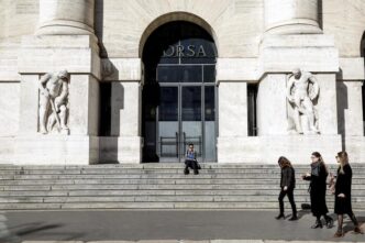Milano Spinge Avanti3A Listini