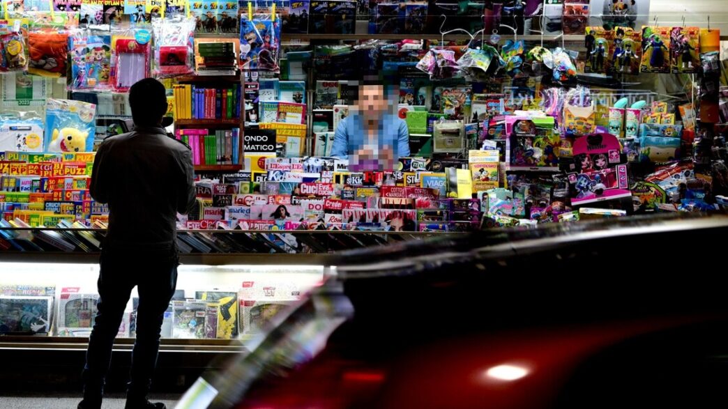 Minacce E Violenza A Napoli Pe