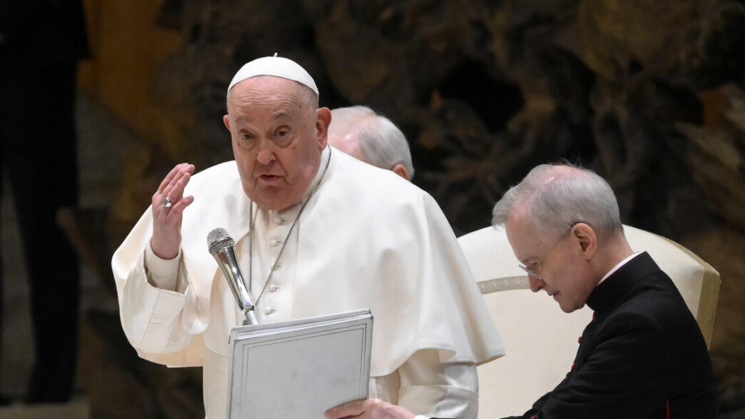 Napoli In Visita Da Papa Franc