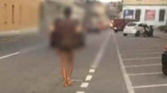 Nudo Nei Portici3A Scena Surrea