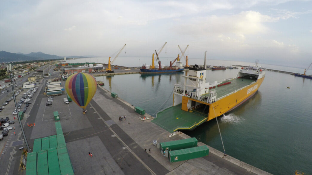 Nuovo Passo Per Il Porto Canal