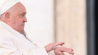 Papa Francesco Esorta Le Forze