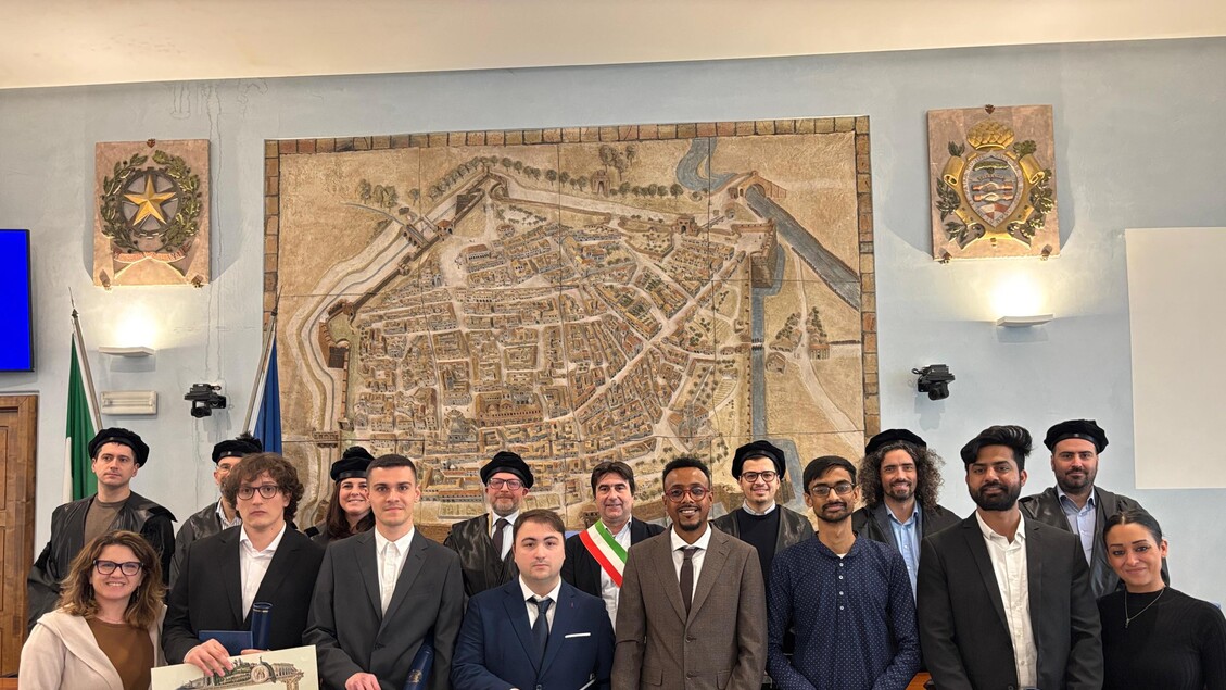 Pesaro Celebra Il Futuro Soste
