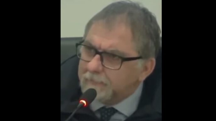Pozzuoli3A La Cruda Realtc3A0 Dei