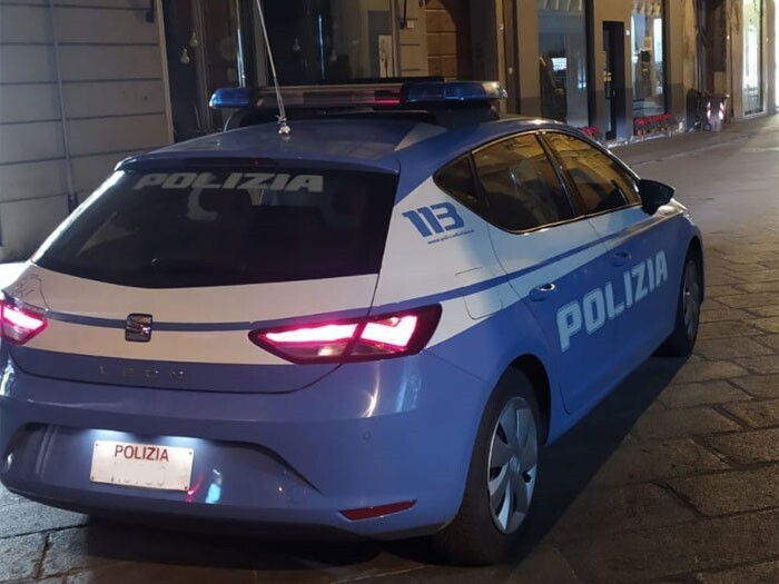 Ricercato Dalla Polizia Un 17E