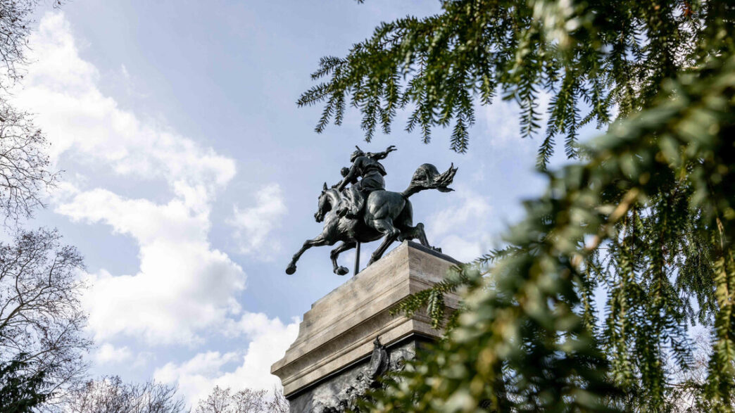 Rinasce Il Monumento Equestre