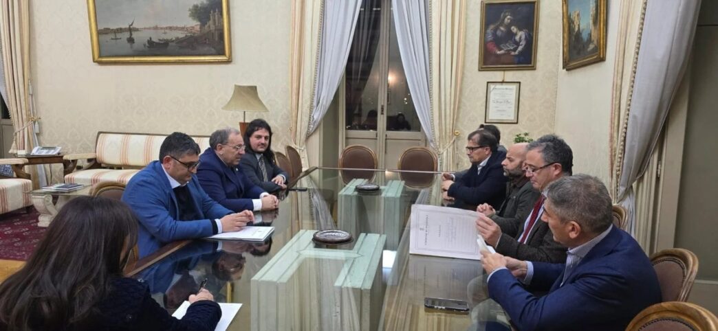 Riunione Al Palazzo Di Governo