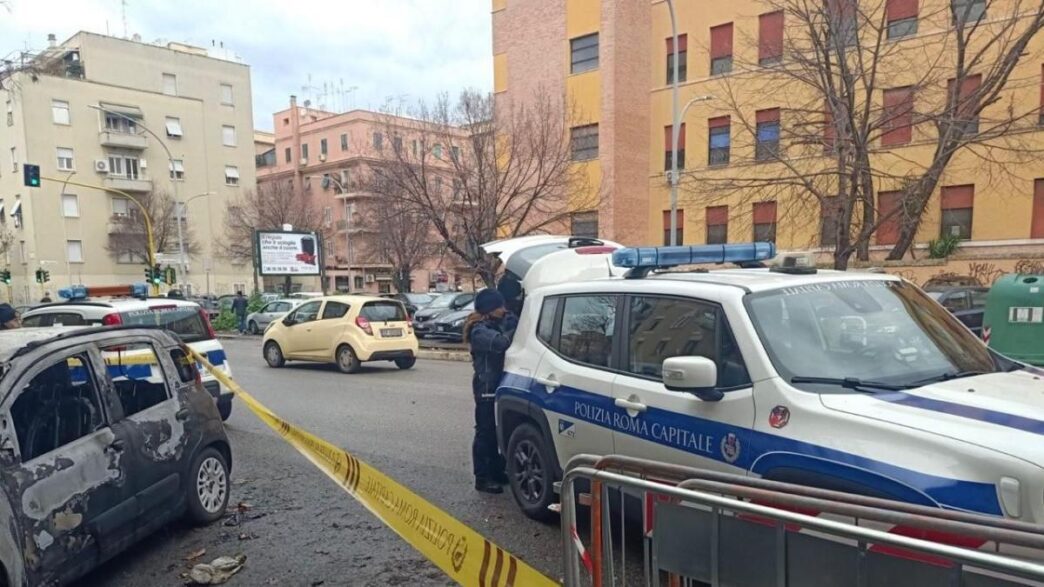 Roma2C Incendi Notturni3A Rogo D