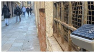 Roma2C La Guerra Ai Lucchetti D