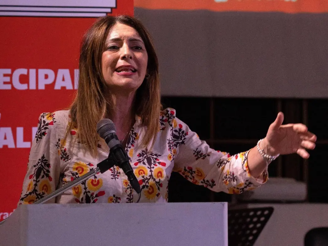 Scontro Politico Tra Pd E M5S3A