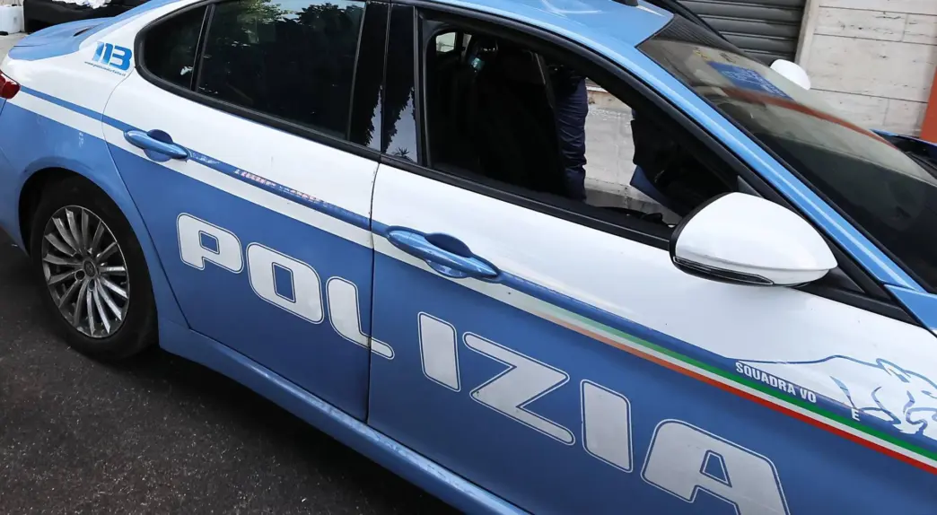 Sei Rapinatori Armati Fanno Ir