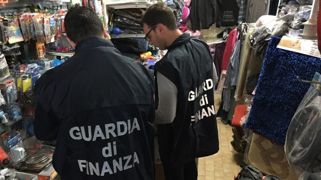 Sequestrati 2.500.000 Articoli