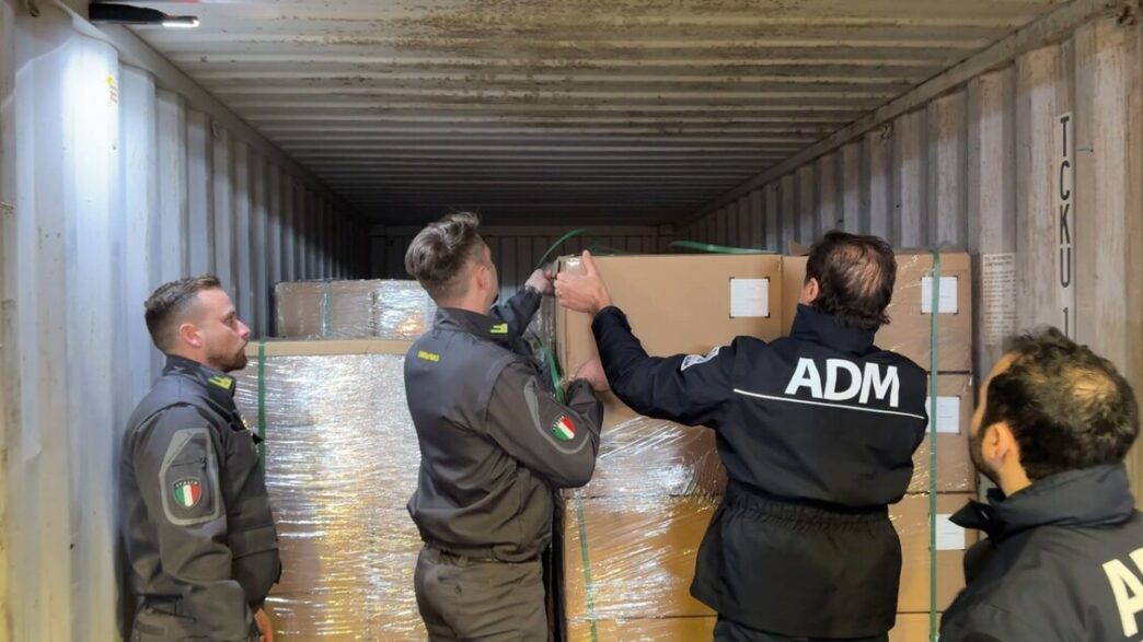 Sequestro Di 197.000 Accessori