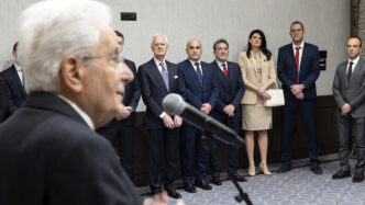 Sergio Mattarella Difende La S