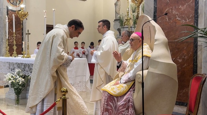 Specchia3A Il Vescovo Vito Angi