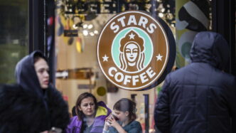Starbucks Riduce Il Personale2C