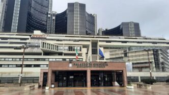 Tentato Suicidio In Tribunale