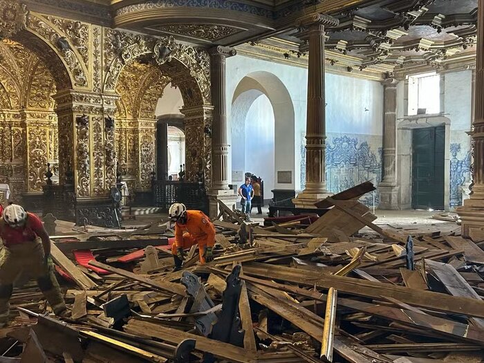 Tragico Crollo Nella Chiesa Di