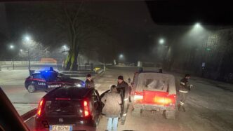 Tre Giovani Tratti In Salvo Da
