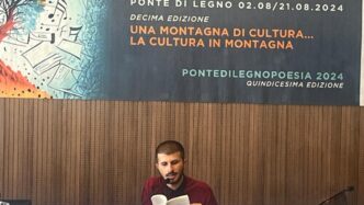 Tristezza Nel Mondo Della Poes