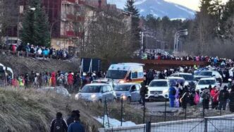 Turisti In Montagna3A Tensioni
