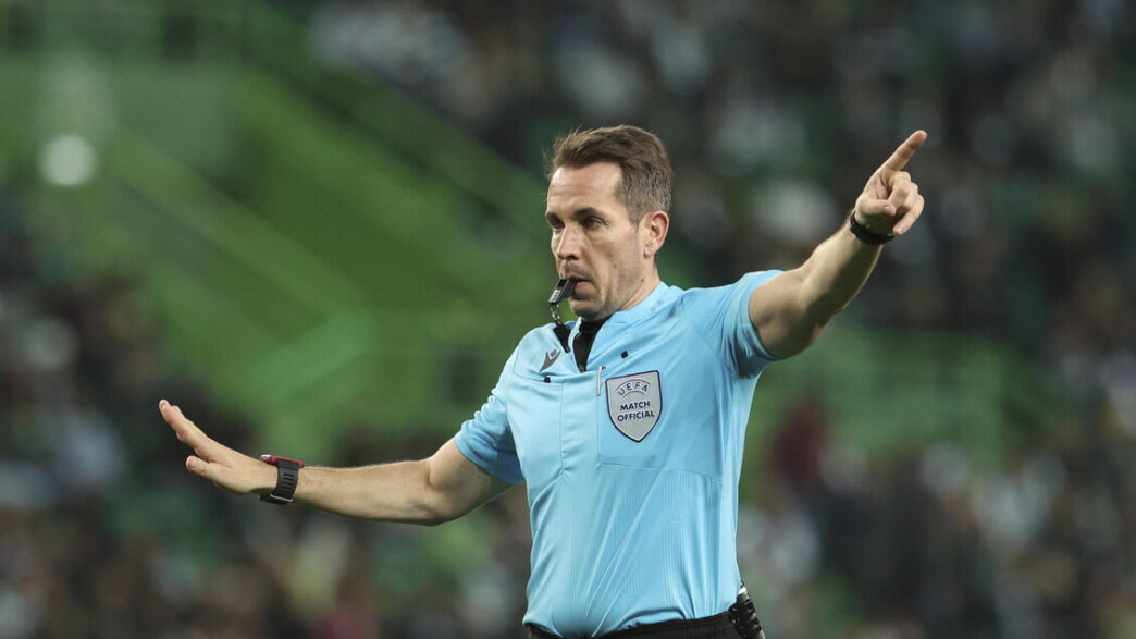 Uefa3A Il Team Arbitrale Tedesc