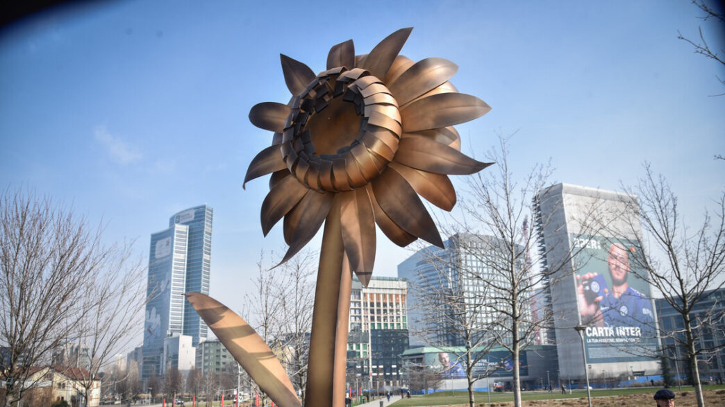 Un Girasole Di Metallo In Memo
