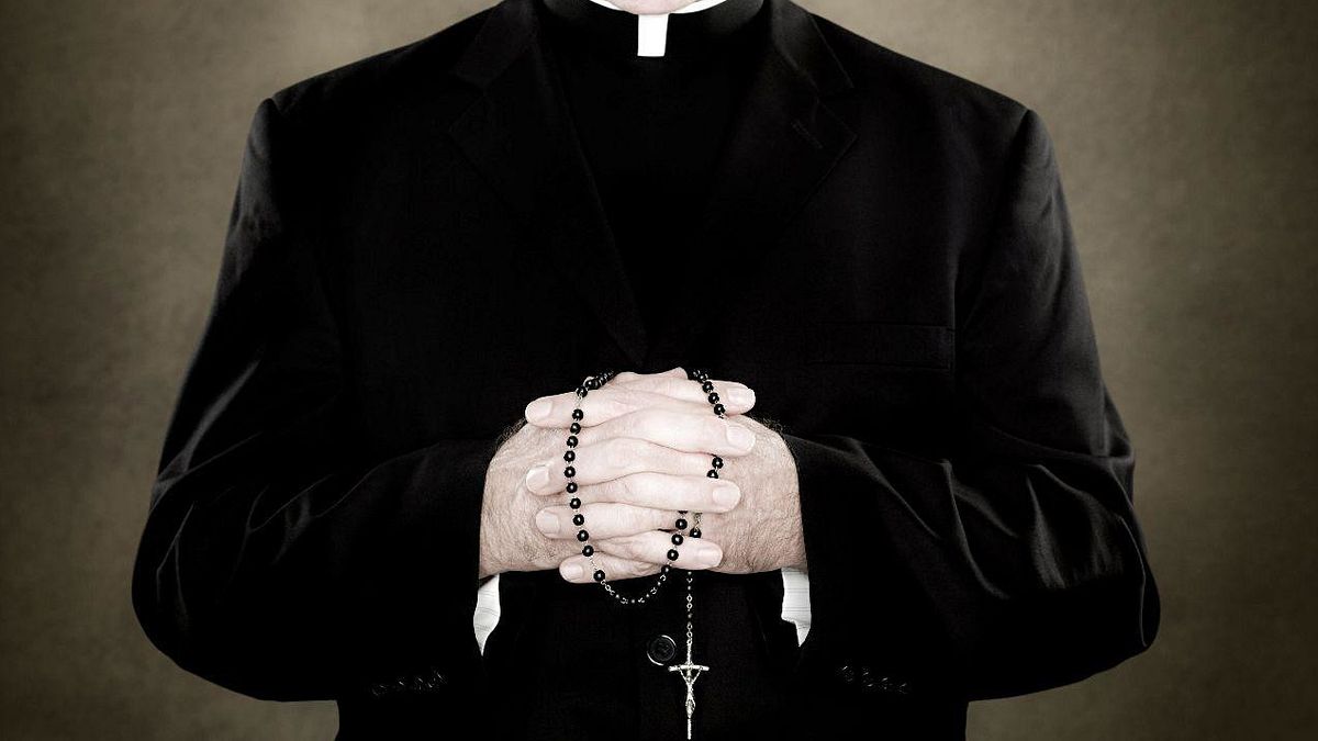 Uomo Sorpreso A Confessare I F