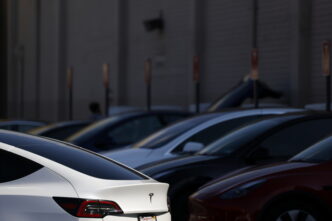 Vendite Tesla In Forte Calo3A G