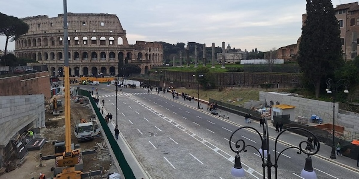 Via Dei Fori Imperiali3A Libera