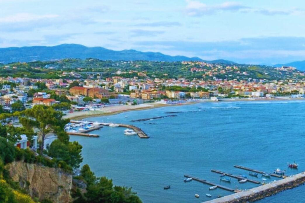 La Baia Dei Sassolini Di Minturno