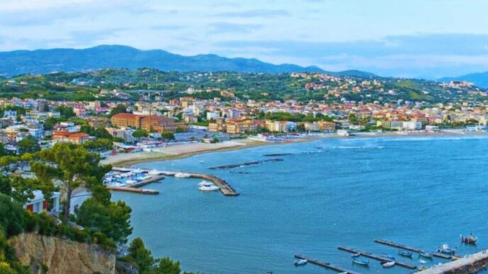 La Baia Dei Sassolini Di Minturno