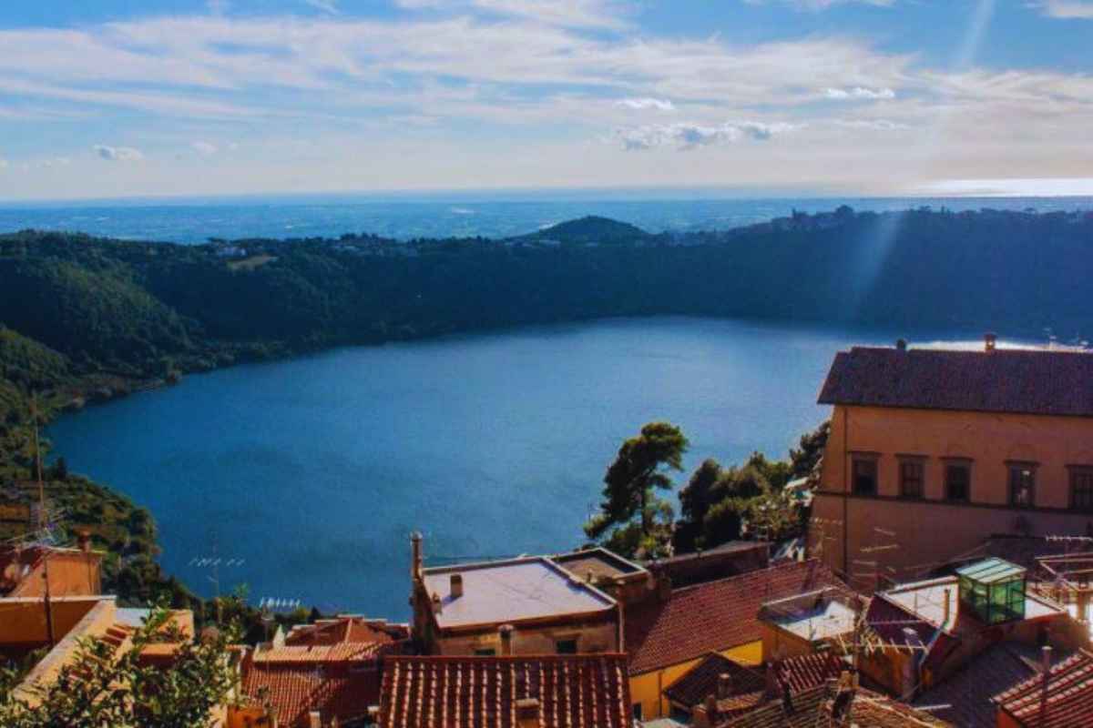 L'Affacinante Borgo Di Nemi