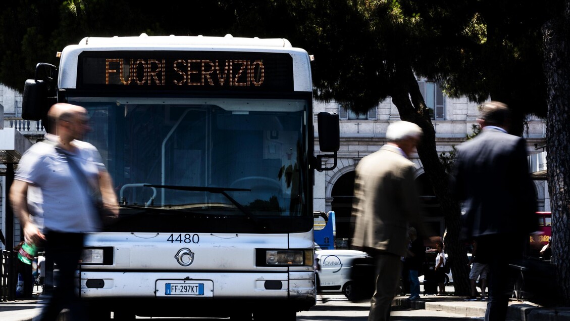 Aggressione A Tre Giovani Denu