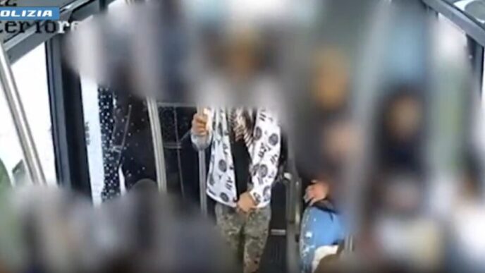 Arrestati Cinque Giovani Egizi