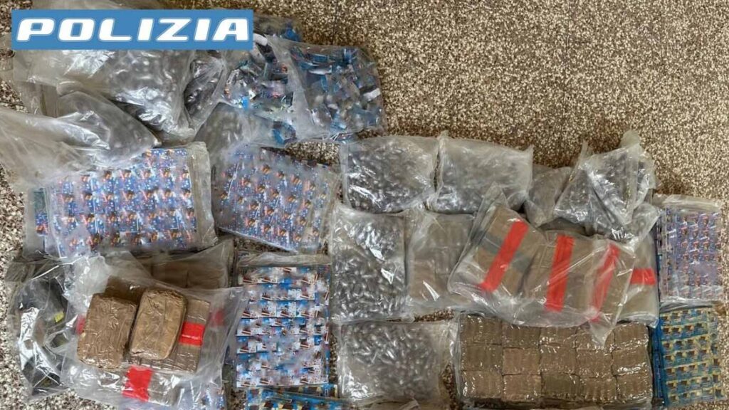 Arrestati due marocchini con 240 chili di hashish nel Cremonese: l’operazione della Polizia di Stato