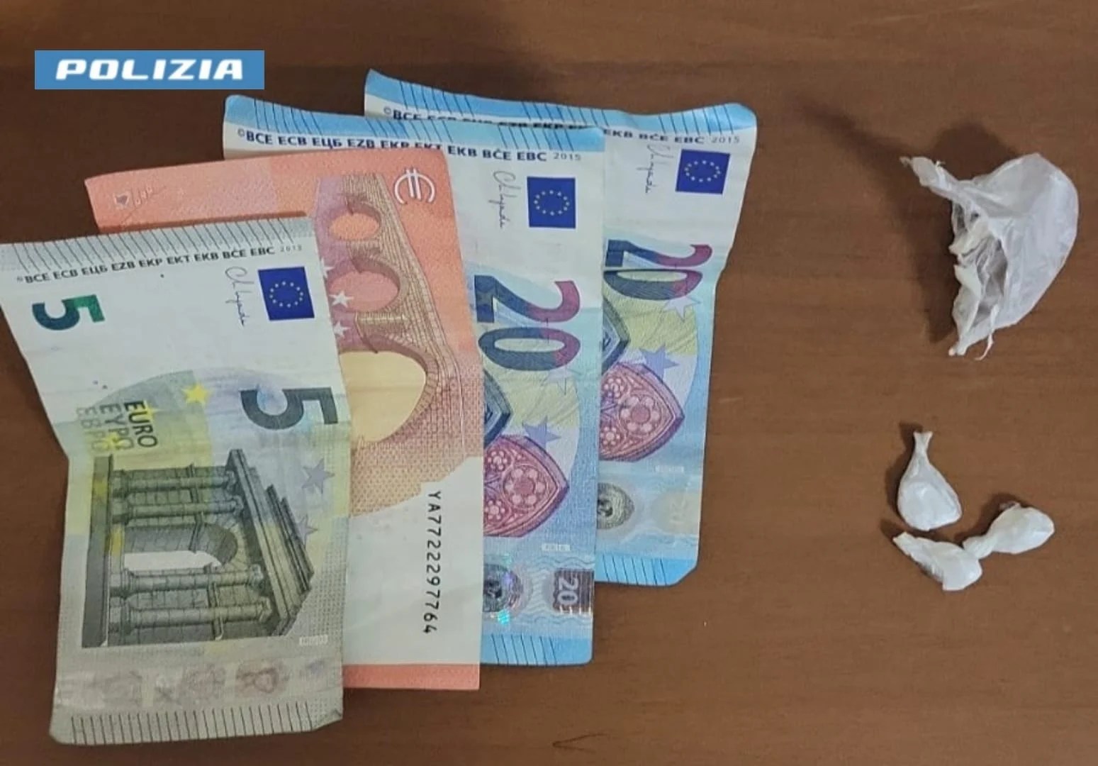 Arrestato Un 55Enne A Napoli P