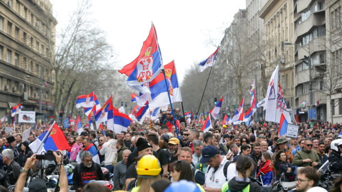 Belgrado In Fermento3A Migliaia